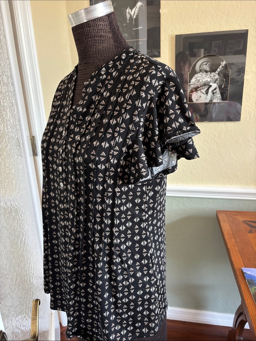 Cocomo Black Short-Sleeve Buttoned Print Blouse NWOT S - Picture 3 of 8